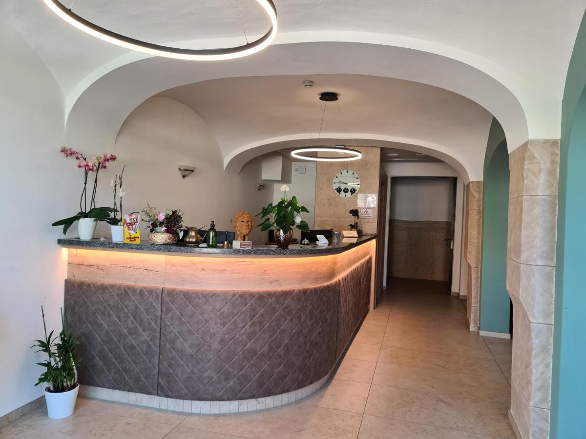 Отель Wittelsbacher Hof Weissenburg *